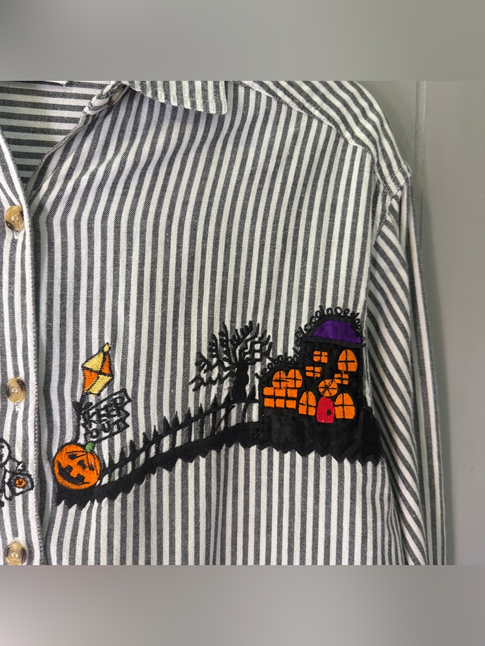 Casey & Max Halloween Embroidered Haunted House Stripe Button Shirt Size Small - Picture 3 of 11